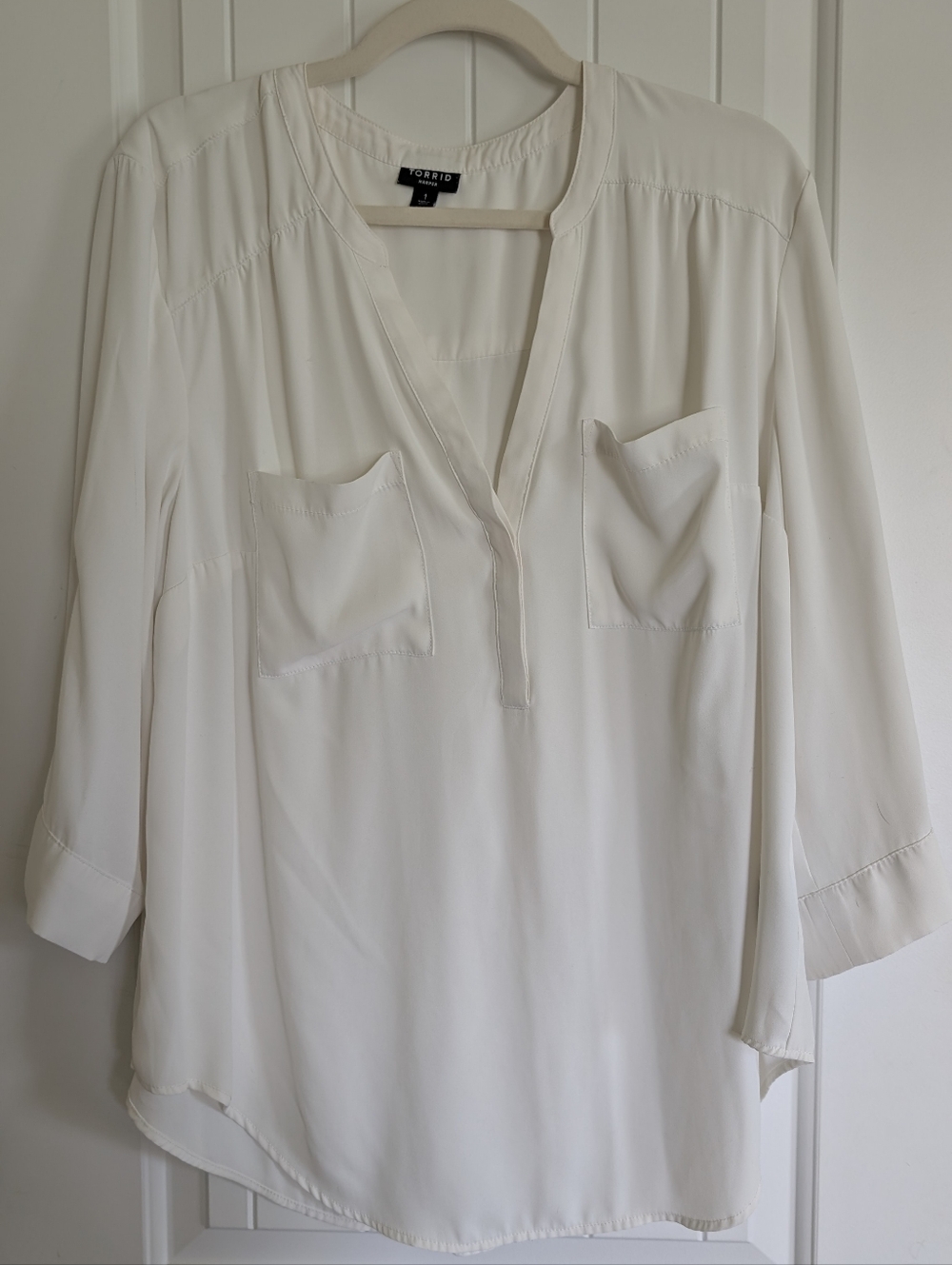 Torrid Harper White V-Neck Pocket Tunic Size 1